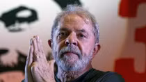 Cựu Tổng thống Brazil Lula da Silva tranh cử ở trong tù