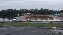 Khi người dân phải sống chung với ô nhiễm từ bãi rác "khủng"