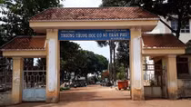 Nhân viên thư viện làm lộ đề thi