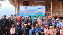Ấm áp chương trình tình nguyện tại xã Pa Tần