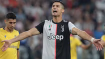 Ronaldo bất ngờ “đổi giọng” mắng antifan là ngu ngốc