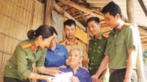 Lấy sự hài lòng của người dân làm thước đo phục vụ