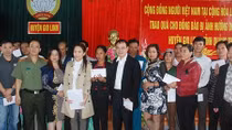 Đến với đồng bào vùng lũ Quảng Trị