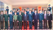 Thủ tướng thăm, chúc Tết Sư đoàn không quân 372