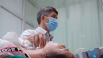 Bướu cổ không cần mổ bằng công nghệ cao