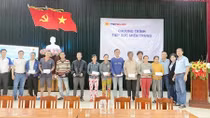 CBNV Vietbank đồng lòng chia sẻ với miền Trung những ngày bão lũ