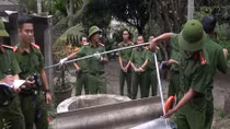 Bé trai 2 tuổi bị ném xuống giếng tử vong