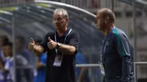 HLV Alfred Riedl dự đoán Việt Nam và Thái Lan vào chung kết AFF Cup 2018