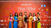 Thí sinh Hoa khôi sinh viên tươi tắn trong tà áo dài truyền thống
