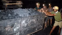 Nỗi lo gia tăng mafia than đá