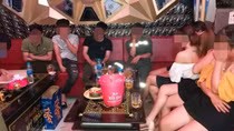 Quán karaoke ở Quảng Ngãi lén lút hoạt động bất chấp lệnh cấm