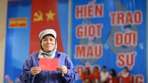 Người phụ nữ giấu mẹ chồng đi hiến máu hàng trăm lần