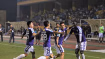 Văn Quyết lập công, Hà Nội FC "vùi dập" CLB TP HCM