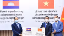 Việt Nam tặng Campuchia 800 máy thở ứng phó với dịch COVID-19