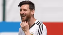 Messi tươi cười luyện tập, đập tan tin đồn bất hòa nội bộ
