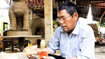 Người nặng lòng với nghề nặn tượng Táo quân