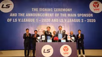 Thấy gì từ việc VPF tìm nhà tài trợ mới cho V.League 2020?