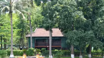 Nửa thế kỷ luôn in đậm bóng Người