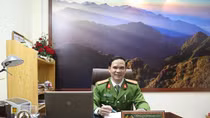 Tận tụy vì nhân dân phục vụ