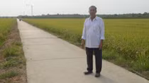 Người nông dân hiến hàng ngàn mét vuông đất để mở đường