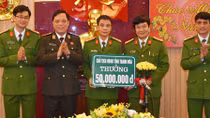 Khen thưởng các đơn vị phá nhanh vụ án giết người cướp của tại Hậu Lộc