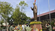 Khánh thành tượng đài Chủ tịch Hồ Chí Minh