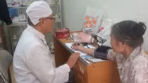 Phòng khám từ thiện của những lương y tuổi U90