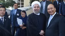 Thủ tướng Nguyễn Xuân Phúc hội kiến Tổng thống Iran