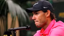 Nadal gặp chấn thương, Federer không đấu vẫn thắng