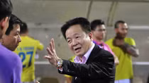 V.League bốn vòng đấu cuối: Quân anh, quân tôi, quân chúng nó