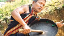 Người giữ hồn chiêng, dân vũ nơi đại ngàn đất quế Trà Bồng
