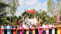 Công an TP Cần Thơ bàn giao cầu giao thông nông thôn