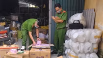 Thuê người làm giả kem chống nắng để kinh doanh
