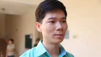 Bác sĩ Hoàng Công Lương bị cấm đi khỏi nơi cư trú