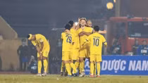 Khai màn V.league 2021: Địa chấn sân Thiên Trường