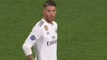 Sergio Ramos tiếp diễn phong cách "hung thần"