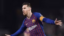 Thi đấu thăng hoa, Messi khiến đối phương cũng phải ngã mũ thán phục