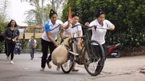 Sôi nổi phần thi “Đua xe đạp thồ” tái hiện lịch sử hào hùng của dân tộc