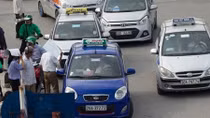 Dừng đỗ trước cổng bệnh viện Bạch Mai, nữ tài xế bị phạt nguội 28 lần