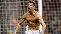 Ronaldo lập công phút cuối, Real nhọc nhằn vượt Juventus