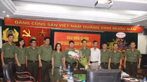 Thứ trưởng Bùi Văn Nam thăm, chúc mừng Báo Công an nhân dân
