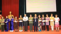 Gặp mặt kỷ niệm ngày phụ nữ Việt Nam