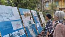 Triển lãm “Đất nước trọn niềm vui”