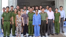 Công an TP Cần Thơ trao 2 căn nhà tình nghĩa