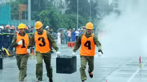 Hội thao chữa cháy, cứu nạn tại quận Hà Đông