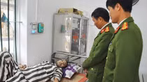 Chuyện cảm động về những cán bộ trại tạm giam hiến máu cứu người