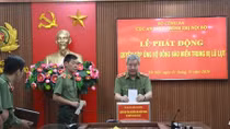 Cục An ninh chính trị nội bộ quyên góp ủng hộ đồng bào miền Trung bị lũ lụt
