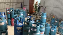 Cơ sở sang chiết gas lậu dưới chân cầu Bạch Đằng