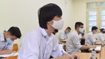 Học sinh Hà Nội phải đeo khẩu trang từ nhà đến trường