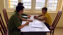 Giải cứu thành công đối tượng say rượu, khống chế 3 cháu nhỏ trong một gia đình